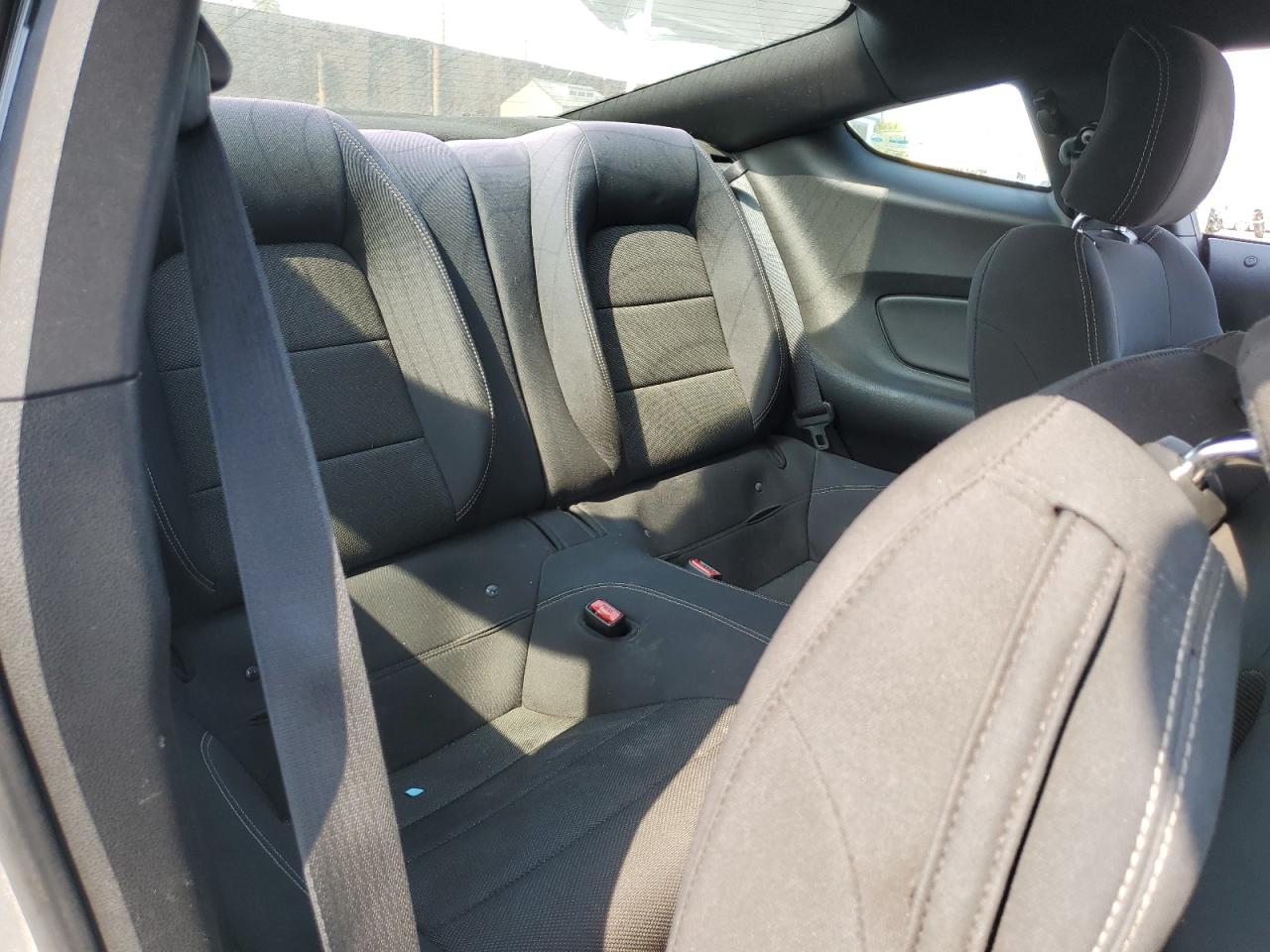 1FA6P8AM3F5319111 2015 Ford Mustang