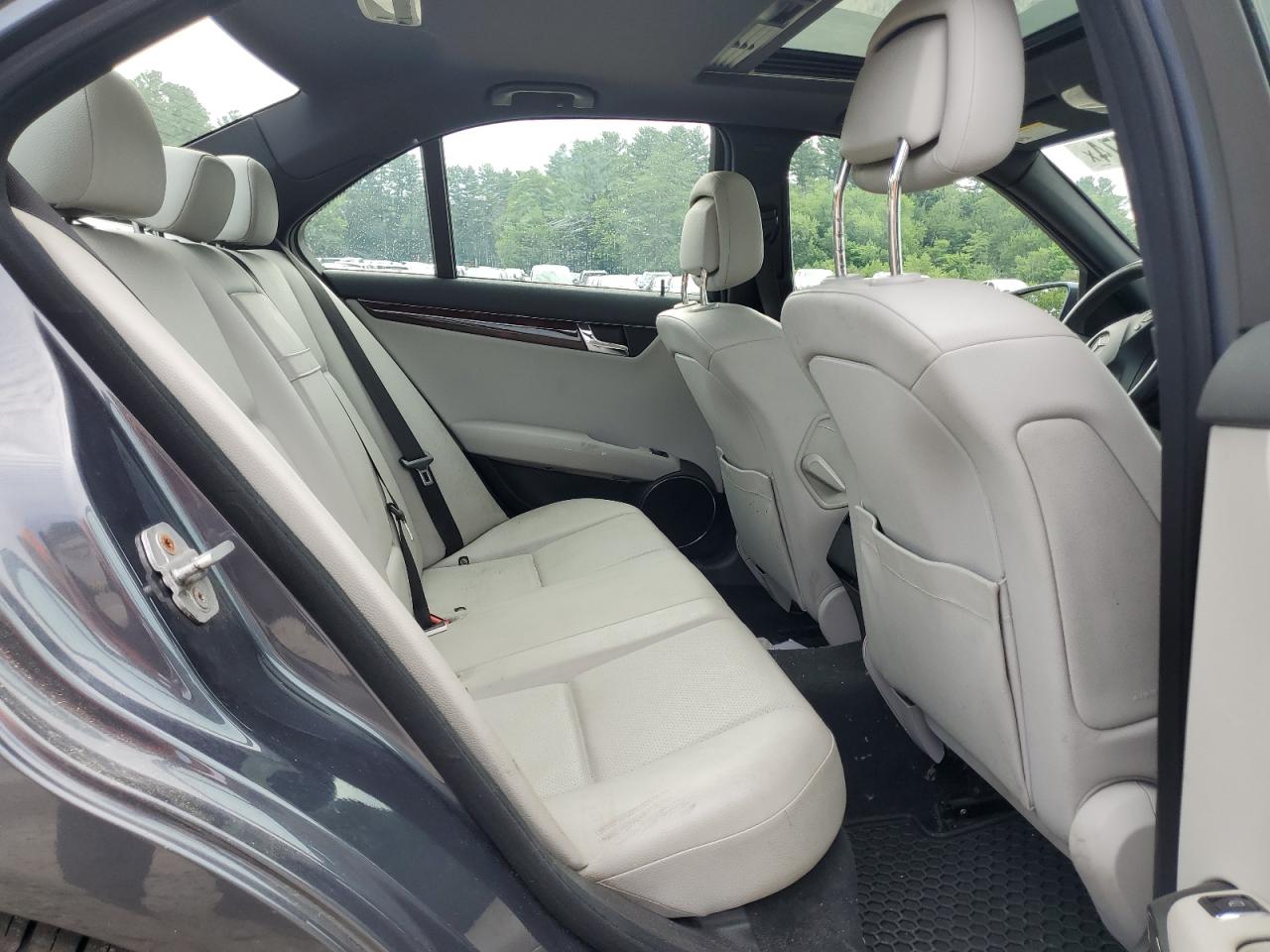 WDDGF8BB2AR093472 2010 Mercedes-Benz C 300 4Matic