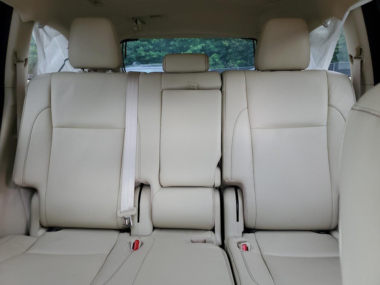 5TDJZRFH1JS545974 2018 Toyota Highlander Se