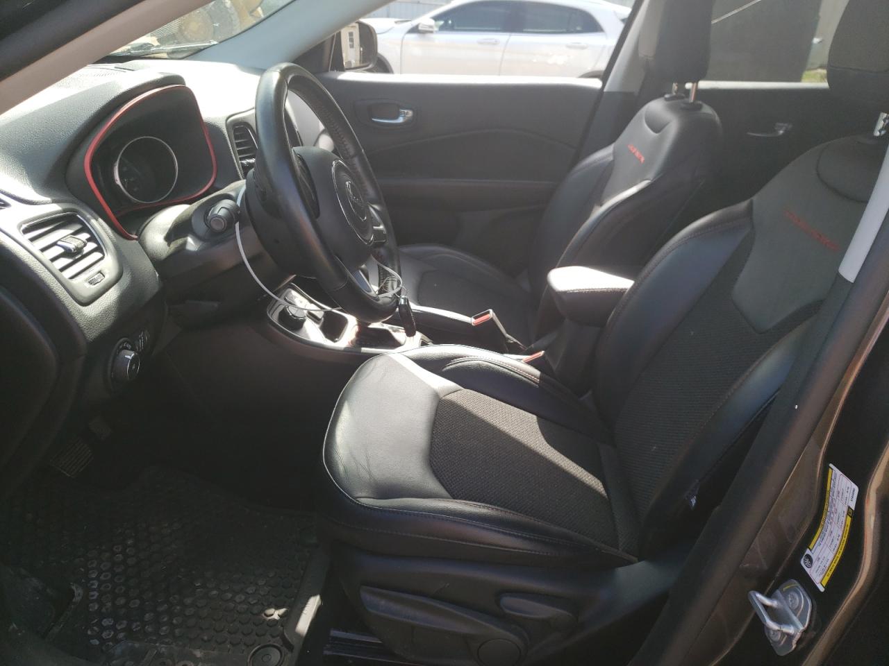 3C4NJDDBXKT849063 2019 Jeep Compass Trailhawk