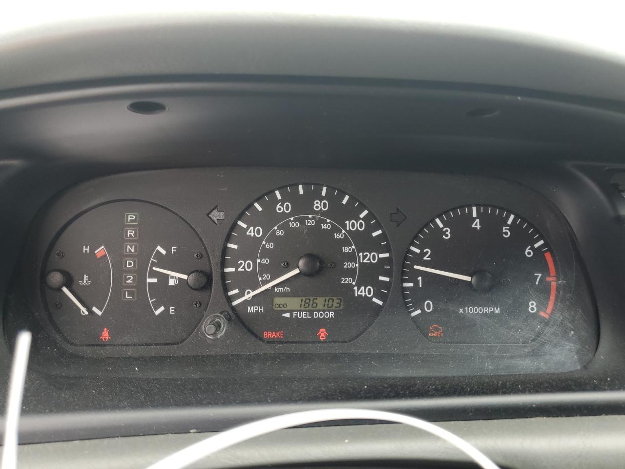 4T1BF28K9YU113499 2000 Toyota Camry Le