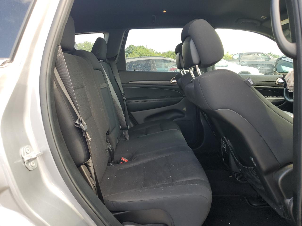 1C4RJFAG6HC901130 2017 Jeep Grand Cherokee Laredo