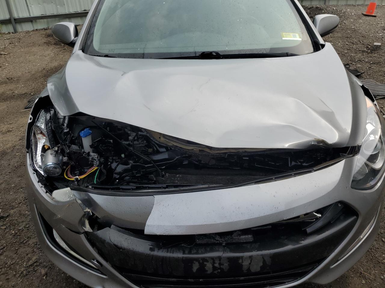 2013 Hyundai Elantra Gt vin: KMHD35LE8DU090134