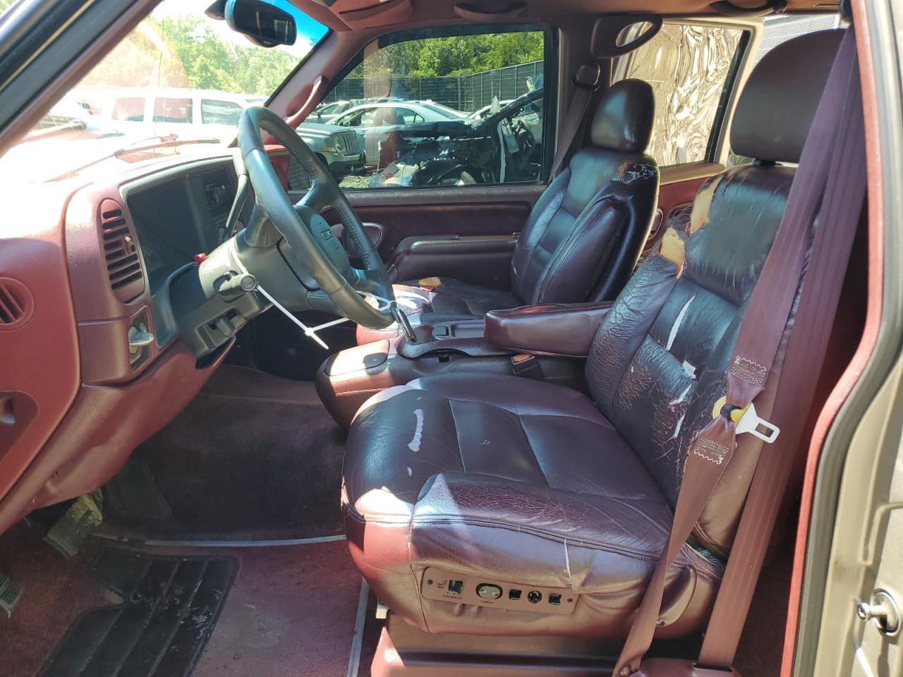 1GKEK13R0WJ714816 1998 GMC Yukon