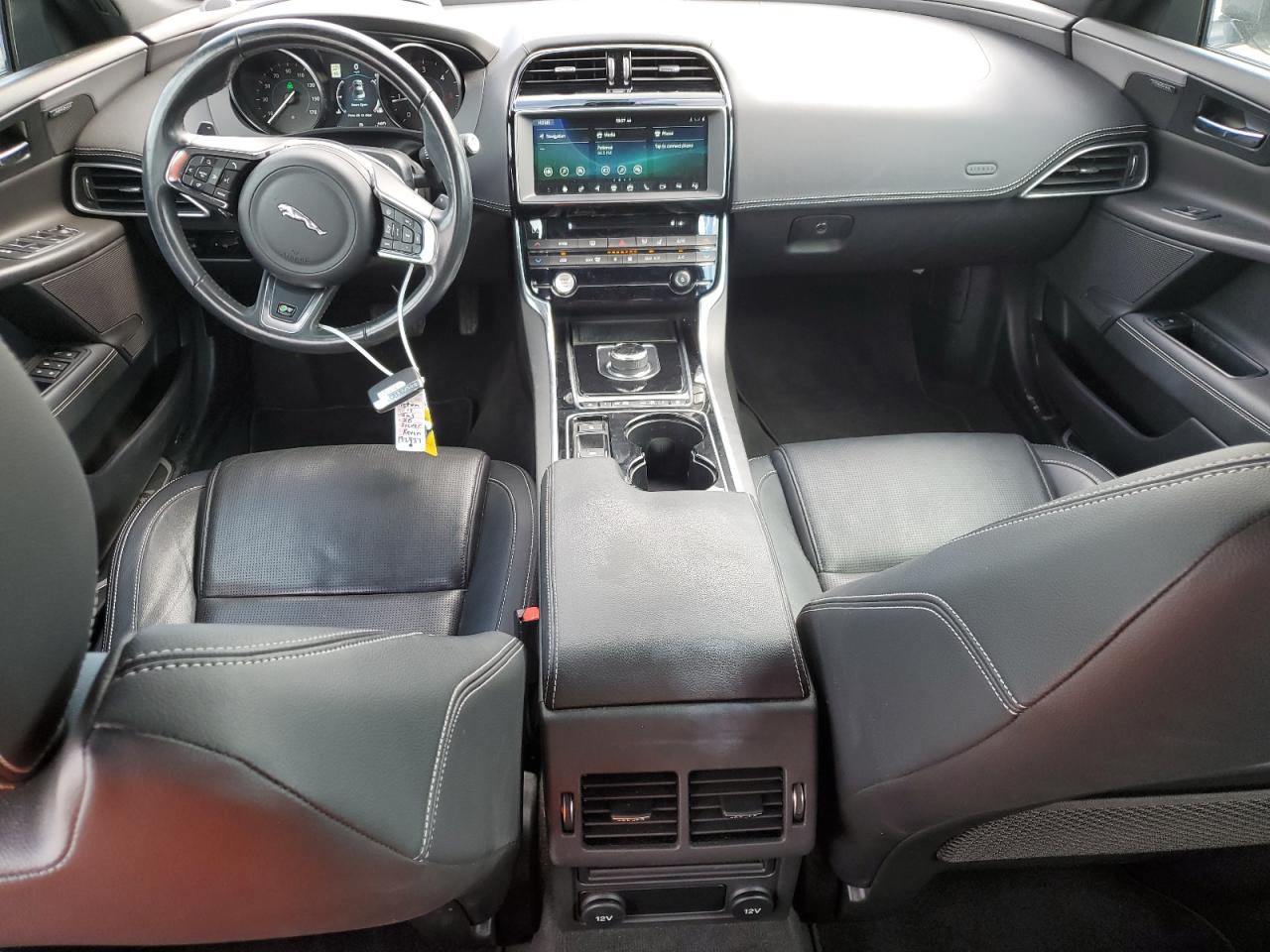 SAJAL4BN2HA944160 2017 Jaguar Xe R - Sport