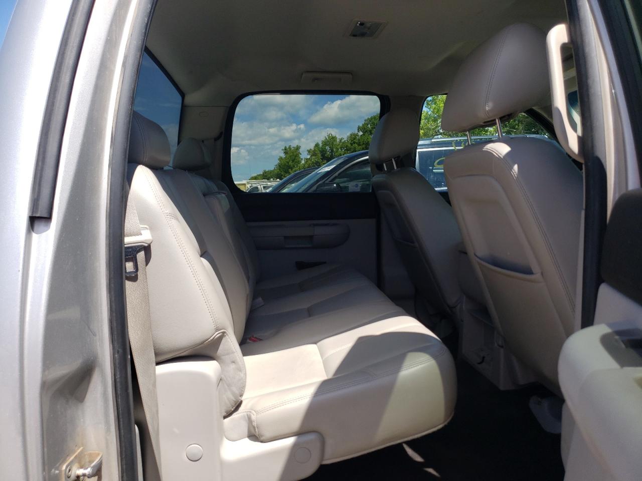 3GCPCSE0XBG133440 2011 Chevrolet Silverado C1500 Lt