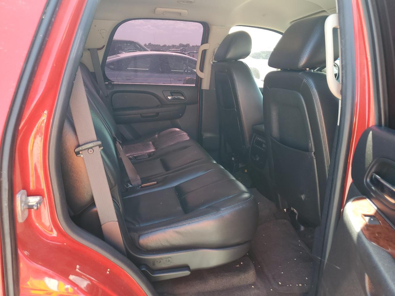 1GNMCBE39AR185838 2010 Chevrolet Tahoe C1500 Lt