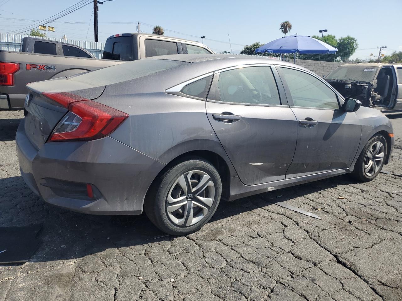 2018 Honda Civic Lx vin: 2HGFC2F5XJH596040