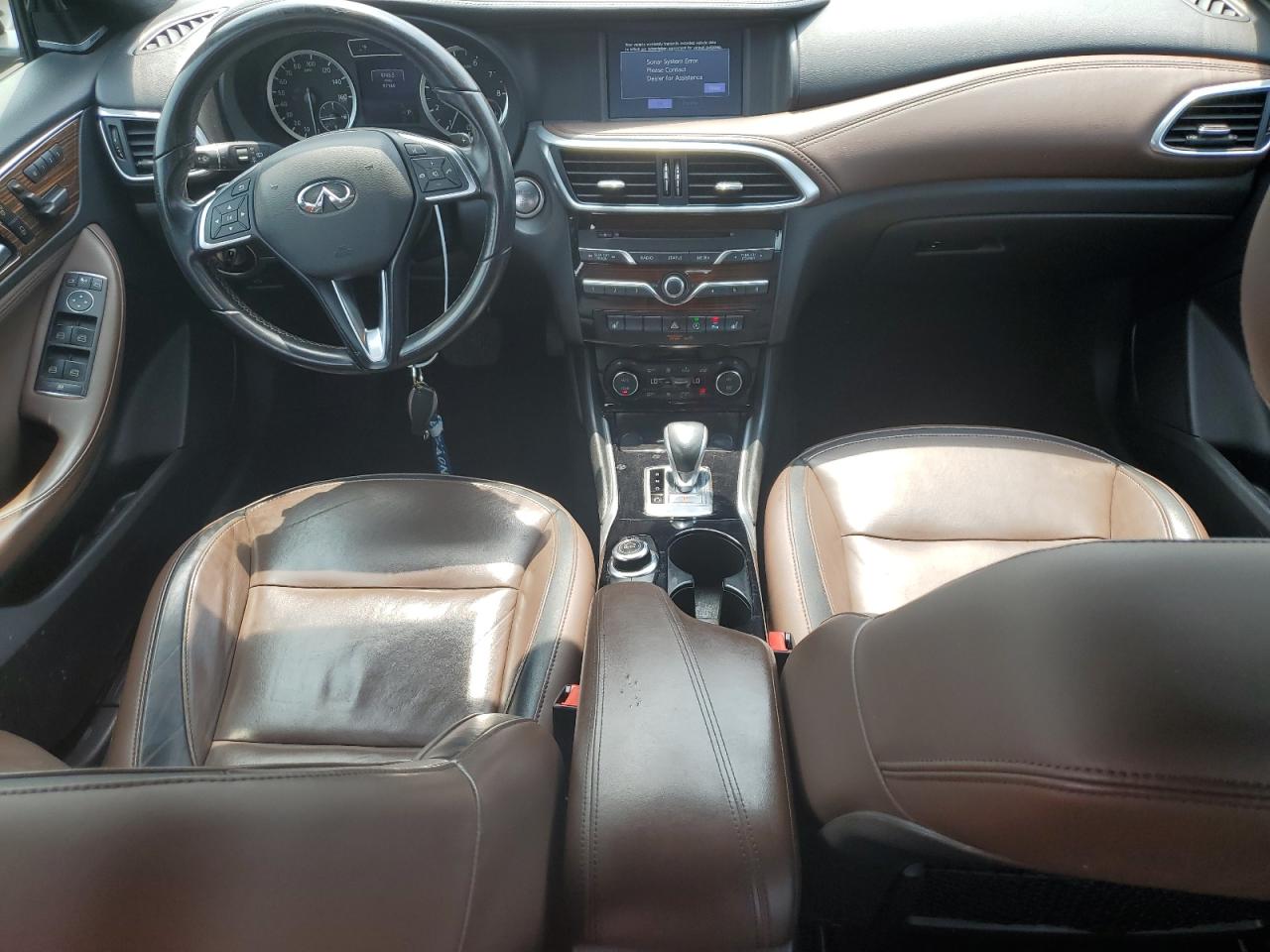 SJKCH5CR3JA041812 2018 Infiniti Qx30 Base