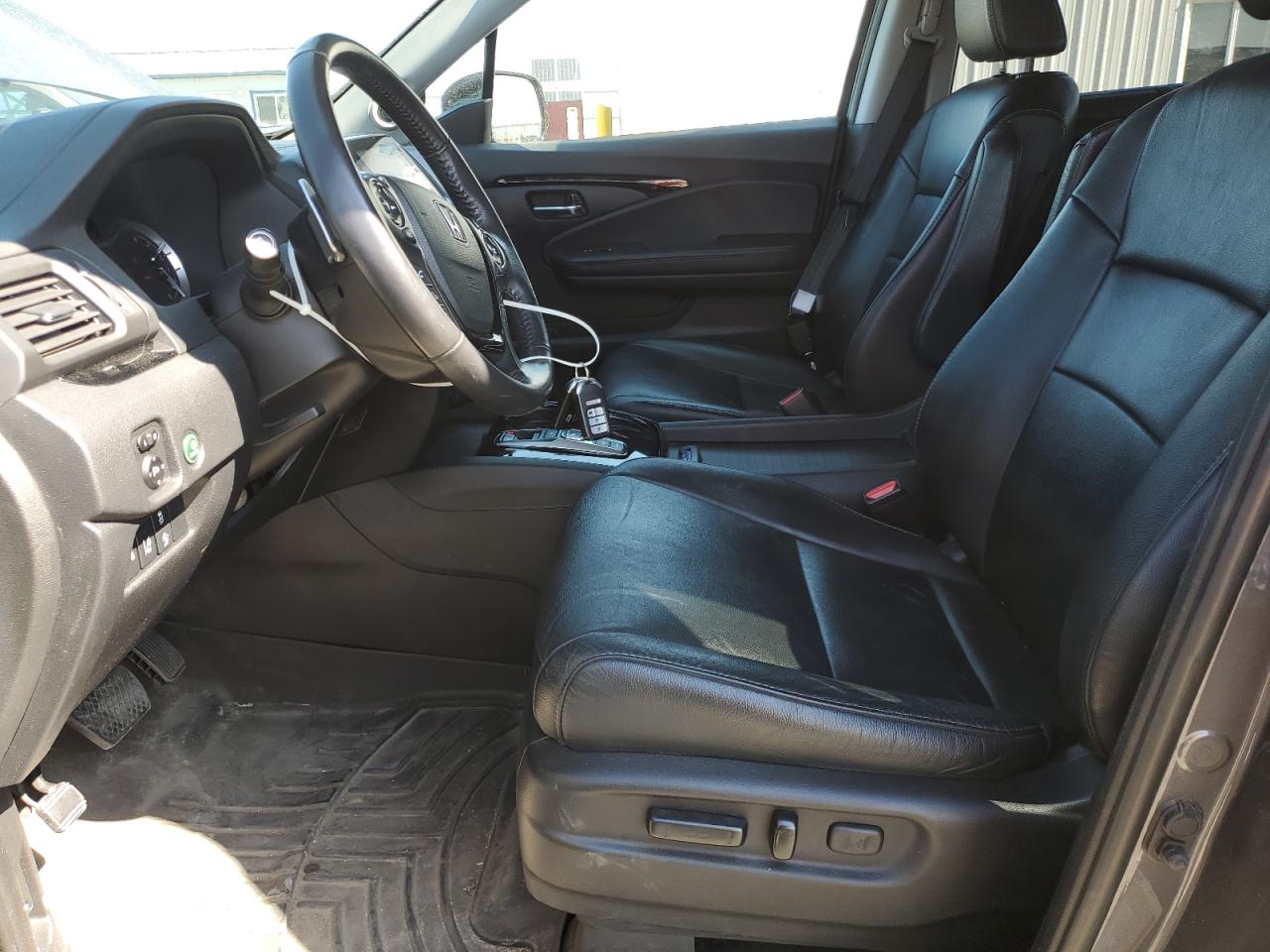 5FNYF6H99JB037817 2018 Honda Pilot Touring