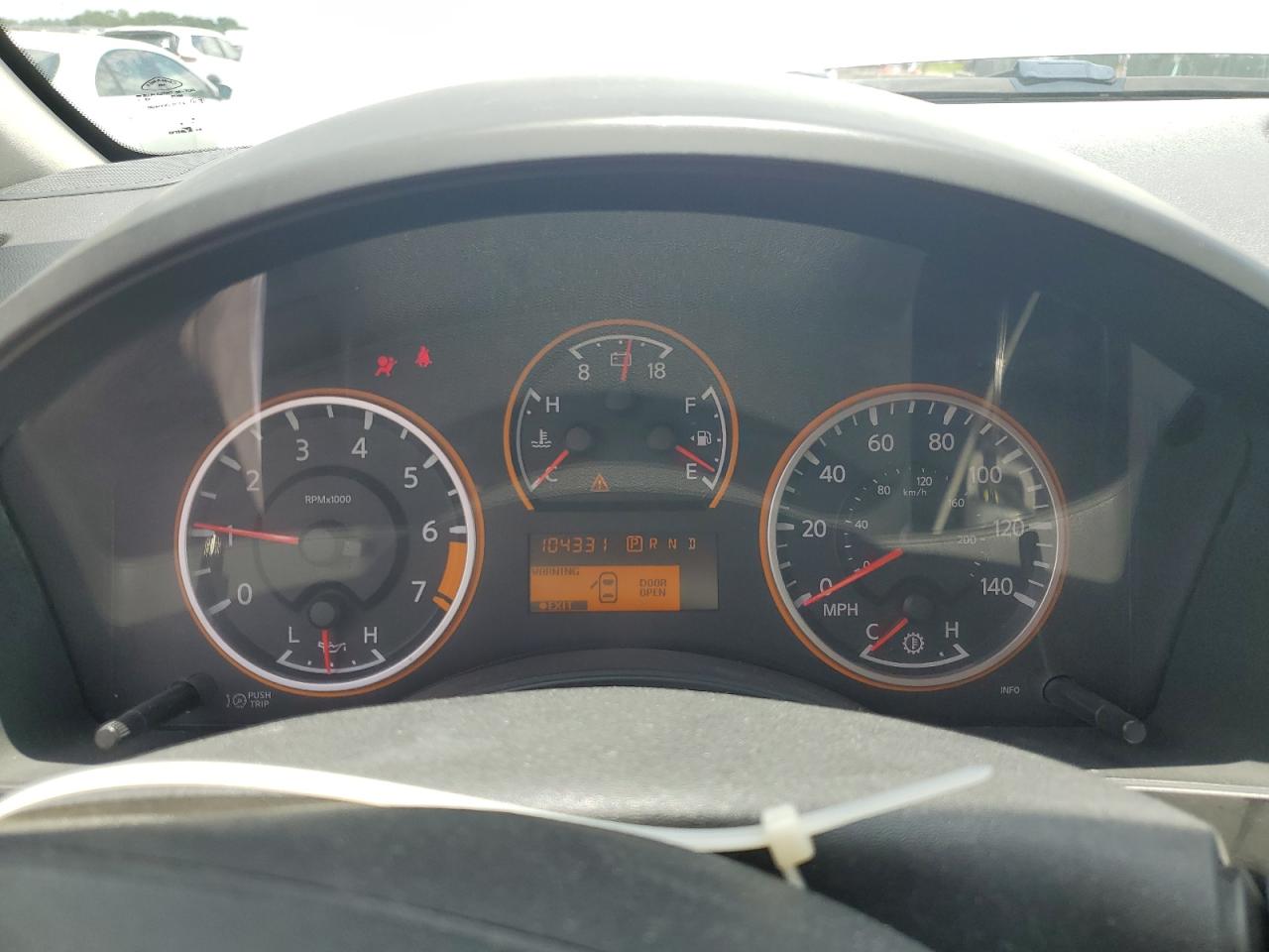 1N6BA0ED2EN510178 2014 Nissan Titan S