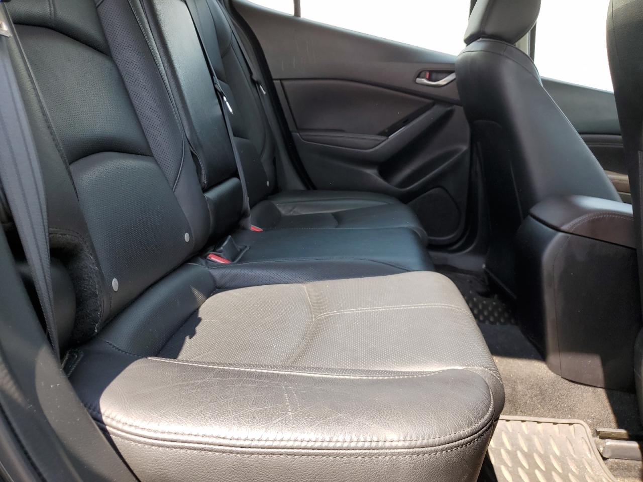 3MZBN1M30JM165885 2018 Mazda 3 Grand Touring