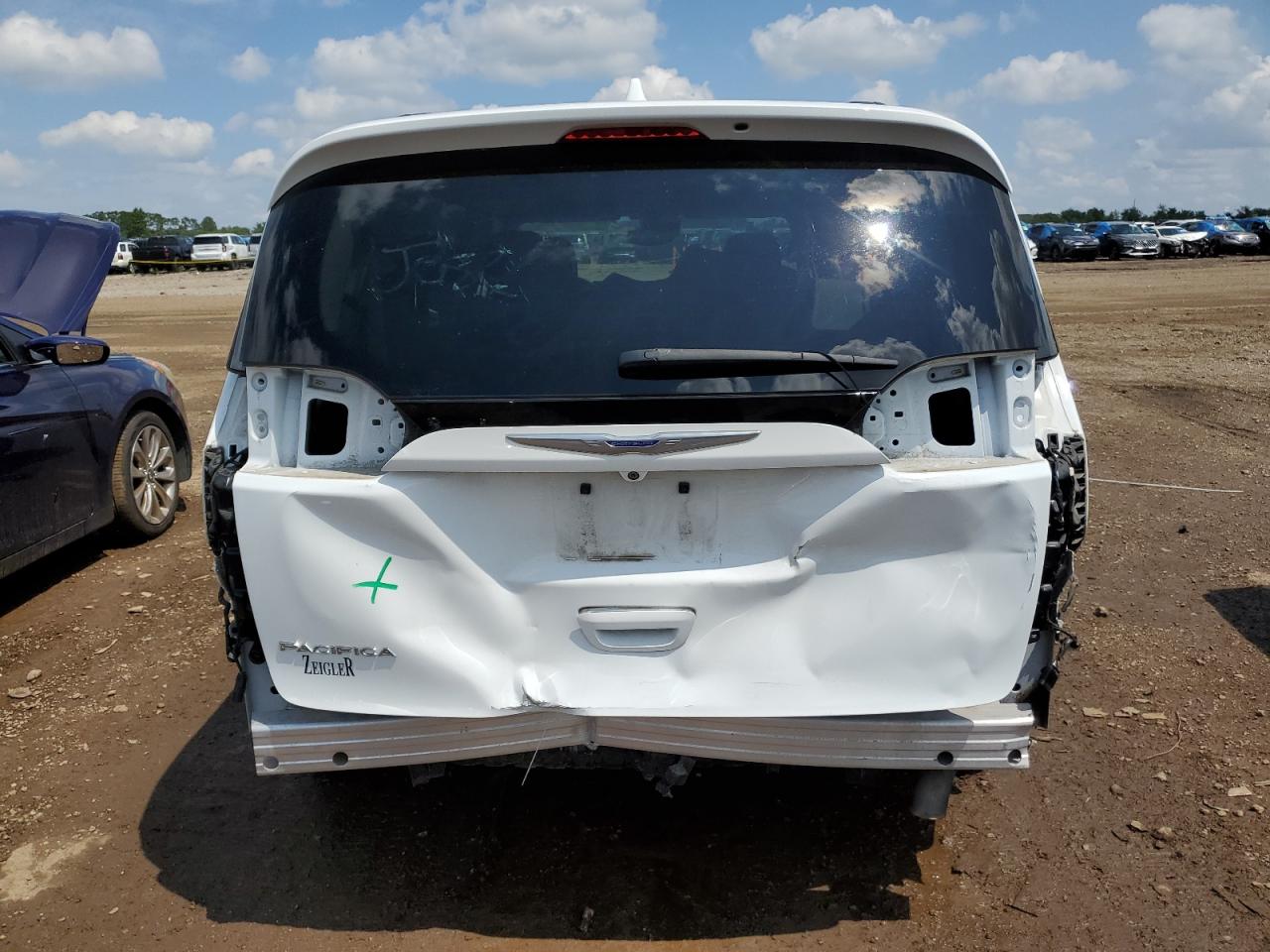 2C4RC1FG2LR102600 2020 Chrysler Pacifica Touring