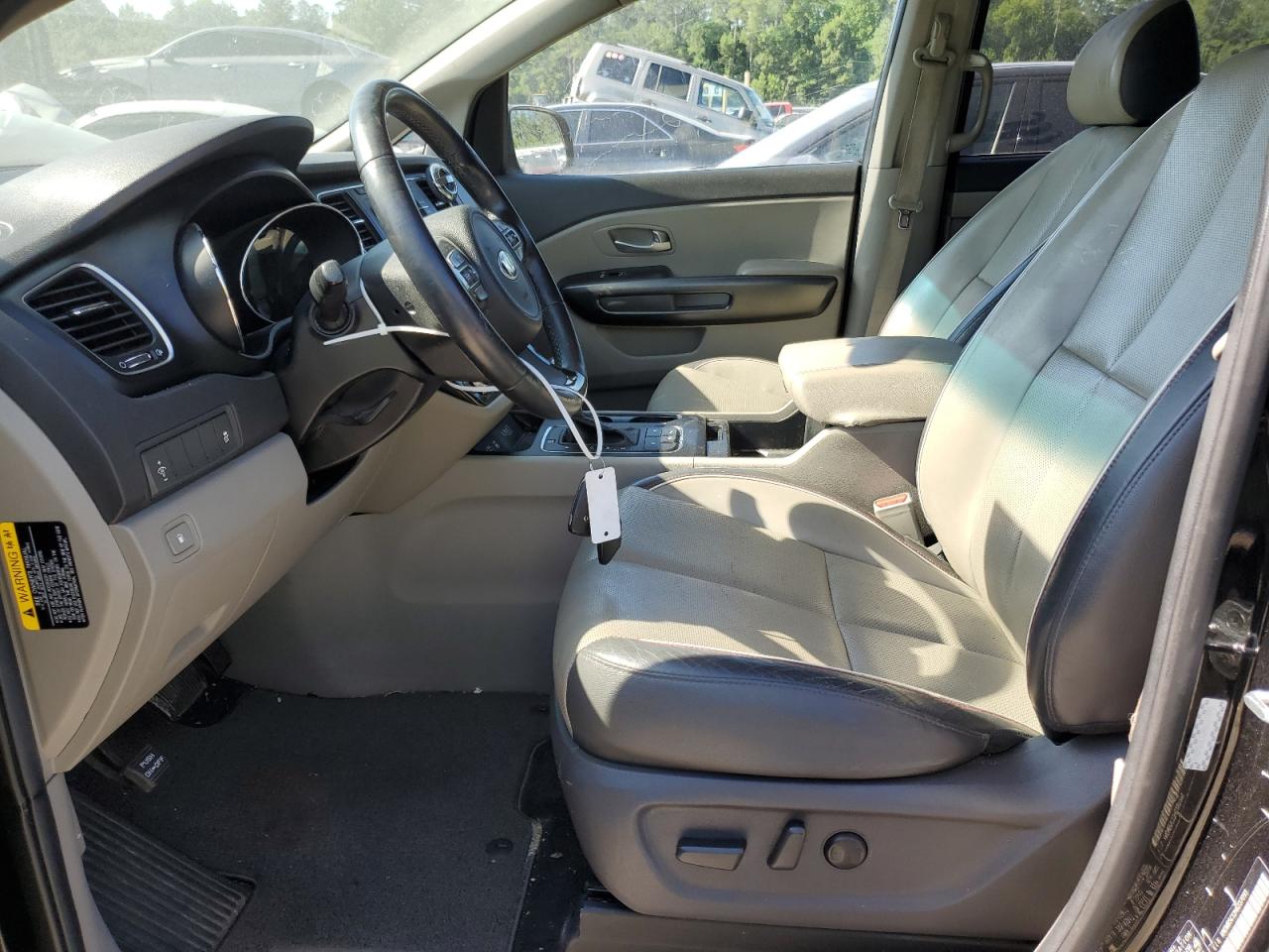 KNDMB5C12H6237093 2017 Kia Sedona Lx