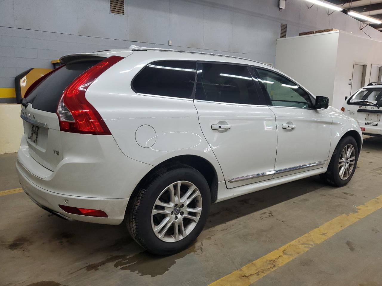 2015 Volvo Xc60 T5 Premier vin: YV440MDK4F2724241