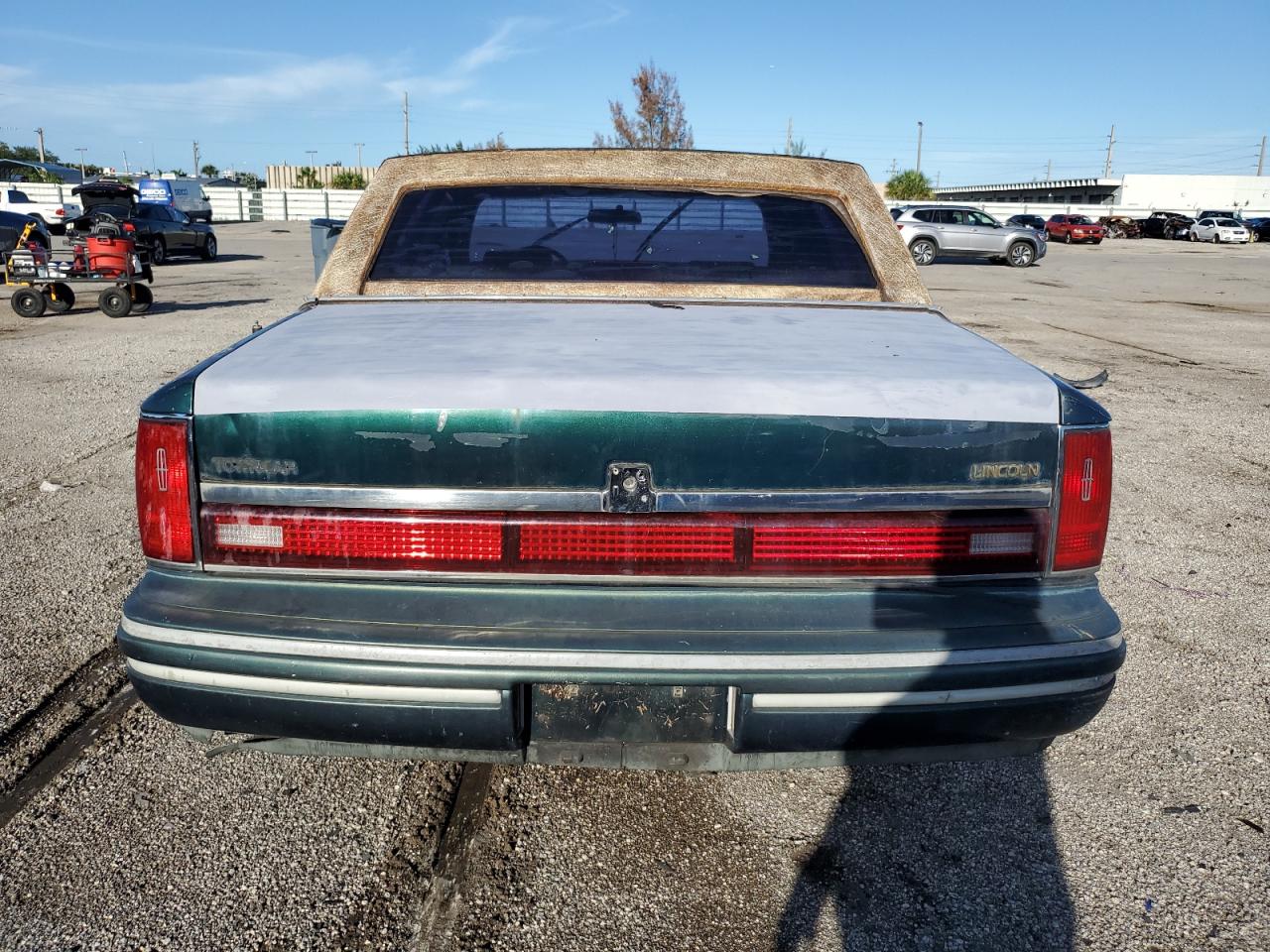 1LNLM81W4RY694169 1994 Lincoln Town Car Executive