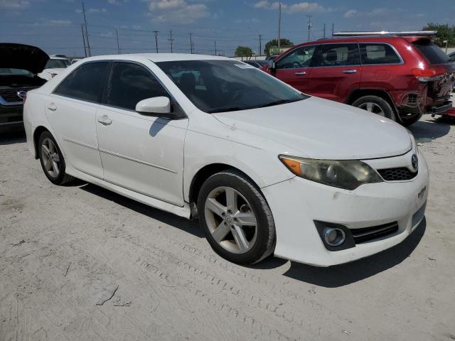 VIN 4T1BF1FK2EU831677 2014 Toyota Camry, L no.4