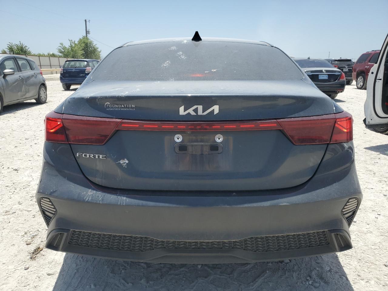 3KPF24AD8NE475827 2022 Kia Forte Fe