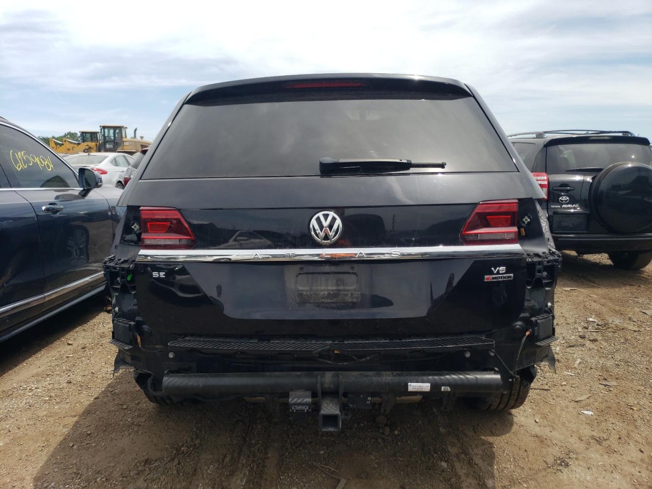 1V2UR2CA5KC542038 2019 Volkswagen Atlas Se