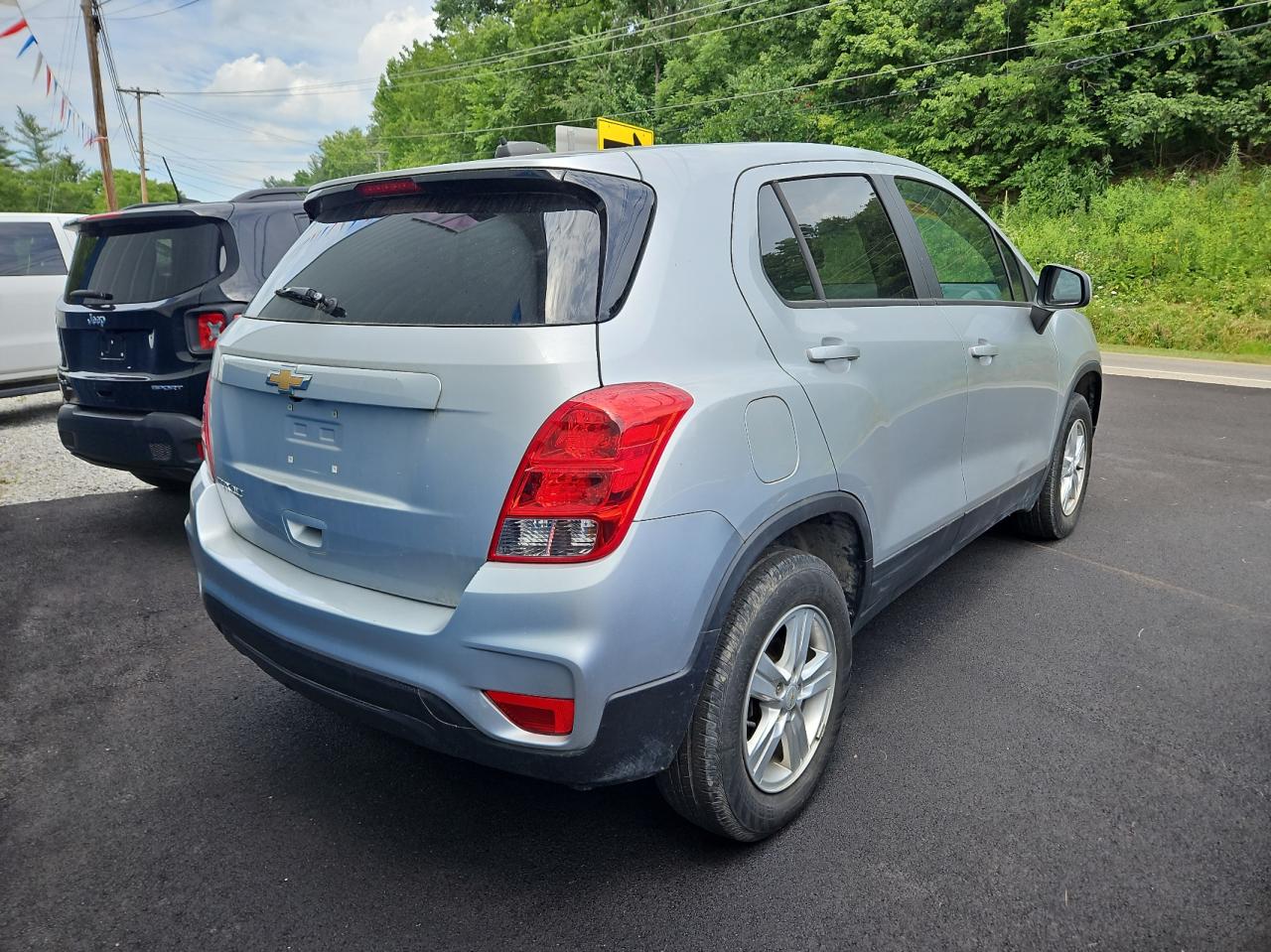 2020 Chevrolet Trax Ls vin: KL7CJNSB1LB017384