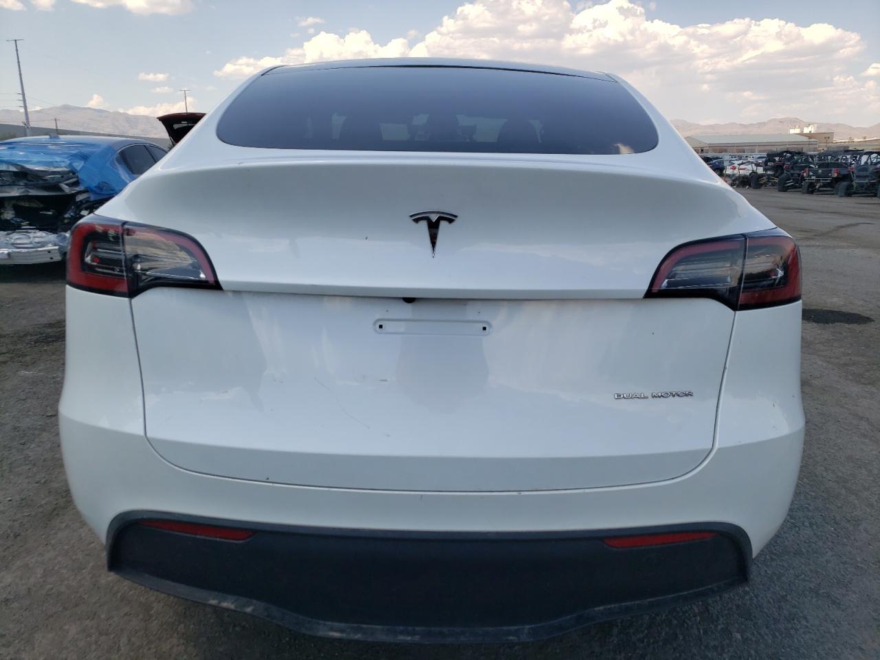 7SAYGDEE8PA126211 2023 Tesla Model Y