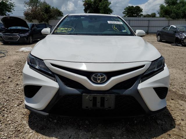 VIN 4T1B11HK2JU054780 2018 Toyota Camry, L no.5