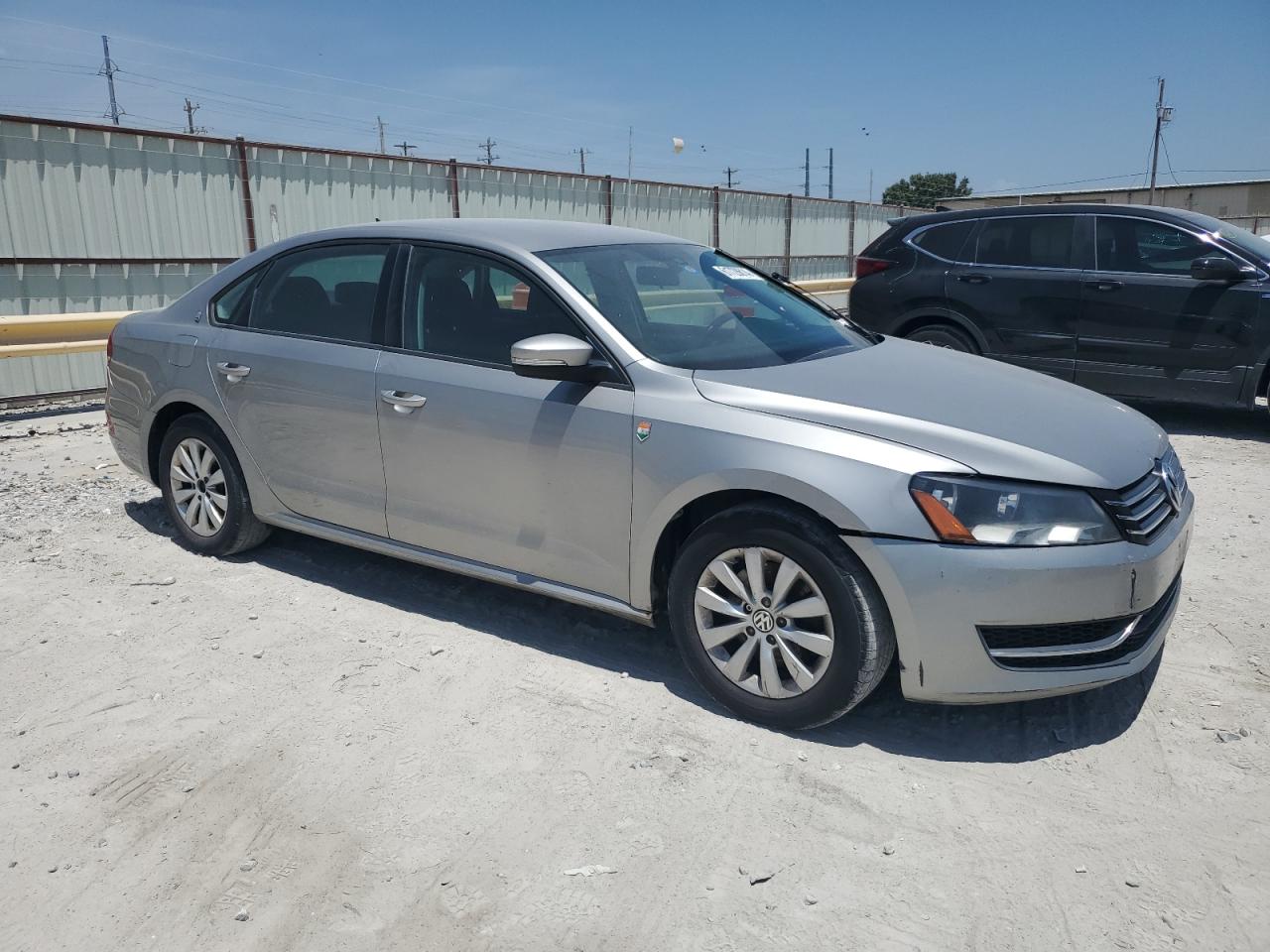 2013 Volkswagen Passat S vin: 1VWAH7A38DC028693