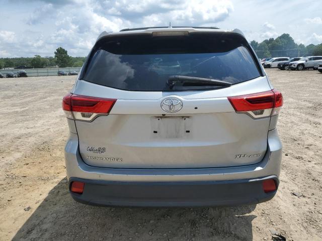 VIN 5TDJZRFH8KS952711 2019 Toyota Highlander, SE no.6