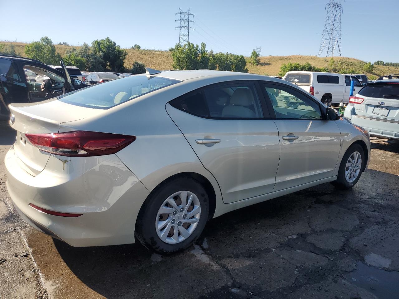 2017 Hyundai Elantra Se vin: 5NPD74LF4HH143181