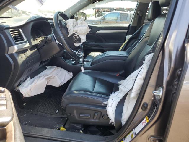 VIN 5TDJZRFHXKS581325 2019 Toyota Highlander, SE no.7