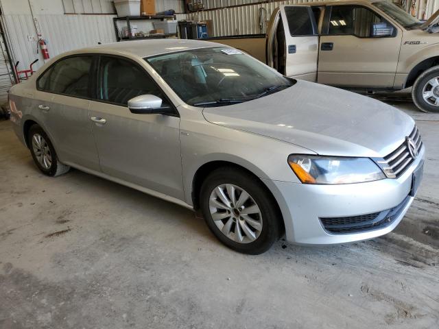 2015 VOLKSWAGEN PASSAT S - 1VWAS7A37FC019634
