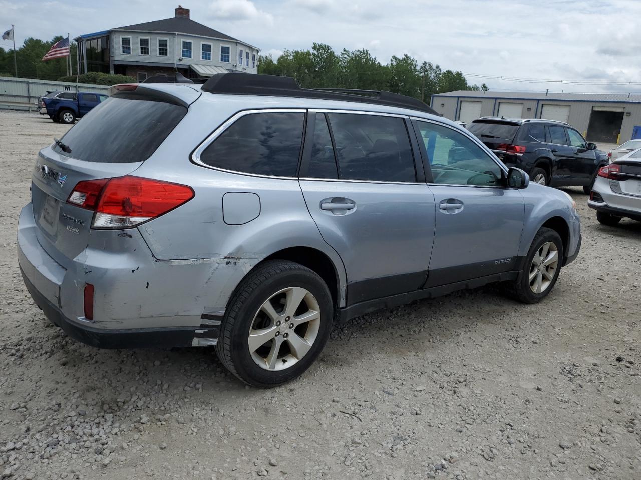 2014 Subaru Outback 2.5I Limited vin: 4S4BRBMC4E3316484