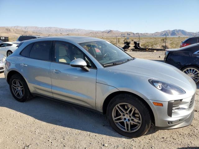 VIN WP1AA2A56KLB02135 2019 Porsche Macan no.4