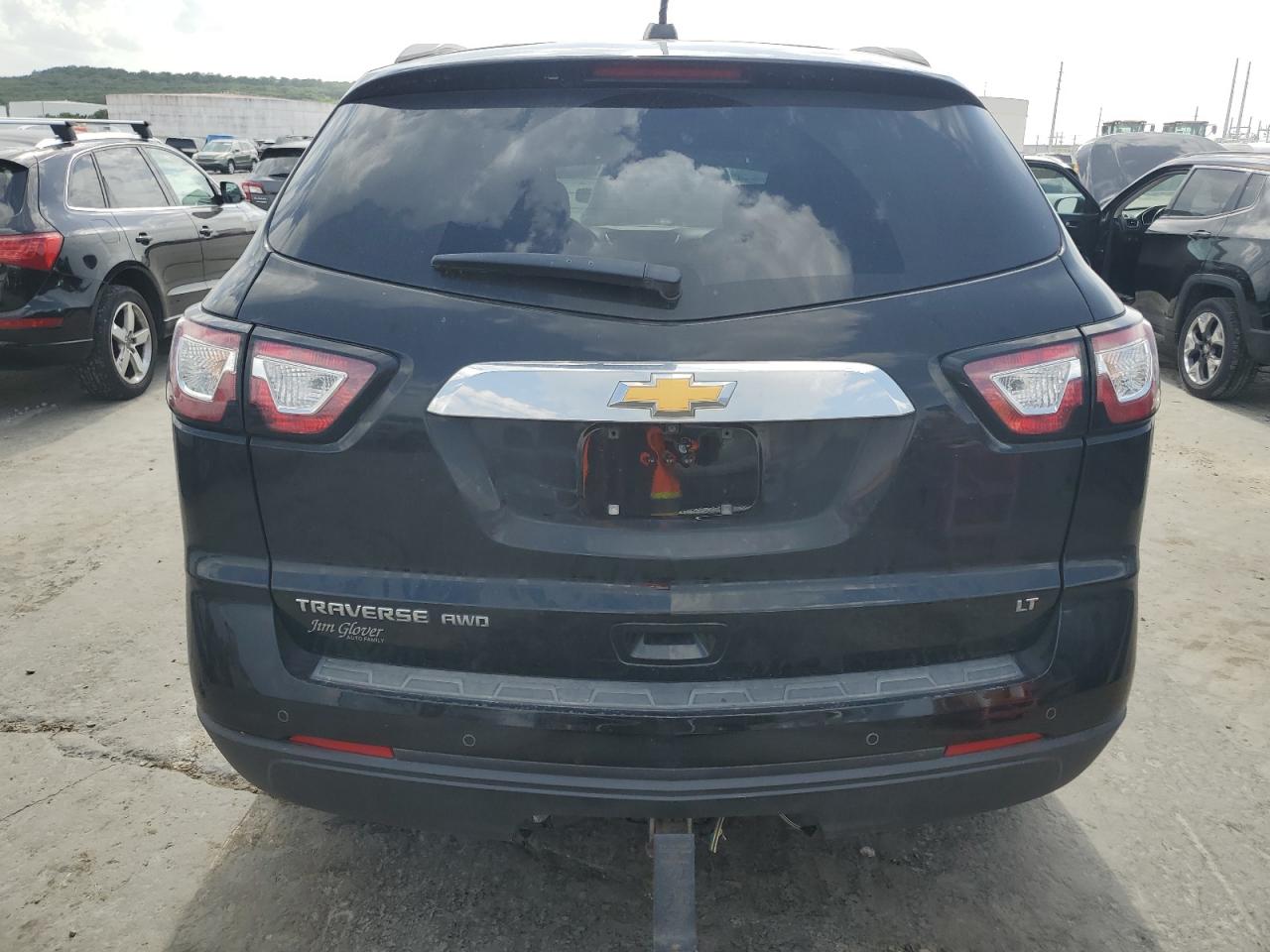 1GNKVHKDXHJ156892 2017 Chevrolet Traverse Lt