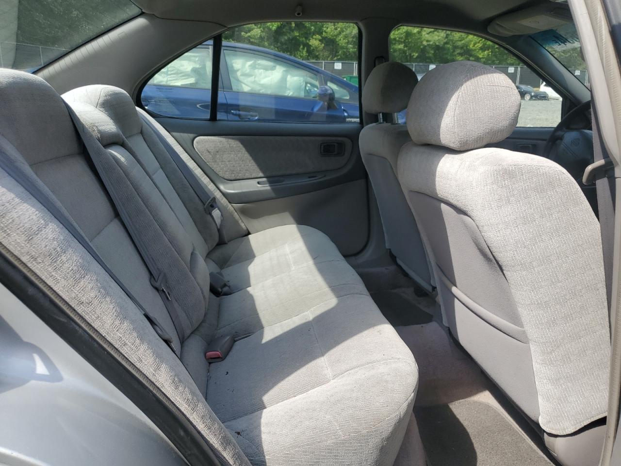 1N4DL01D9YC176166 2000 Nissan Altima Xe