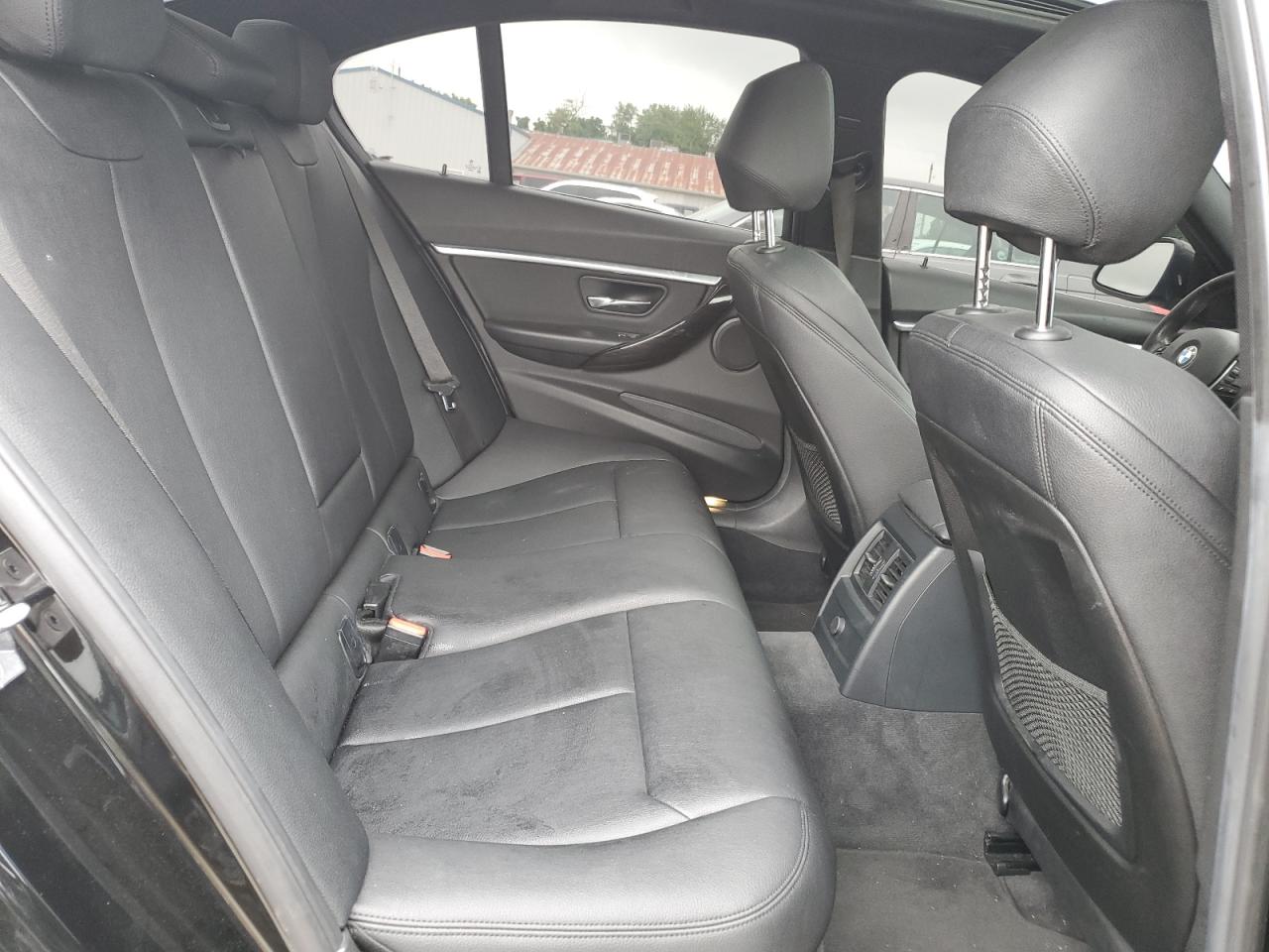 WBA8D9G33HNU64021 2017 BMW 330 Xi