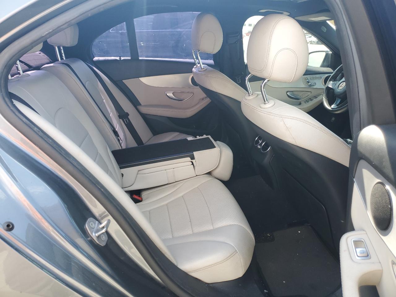 55SWF4JB6JU250554 2018 Mercedes-Benz C 300