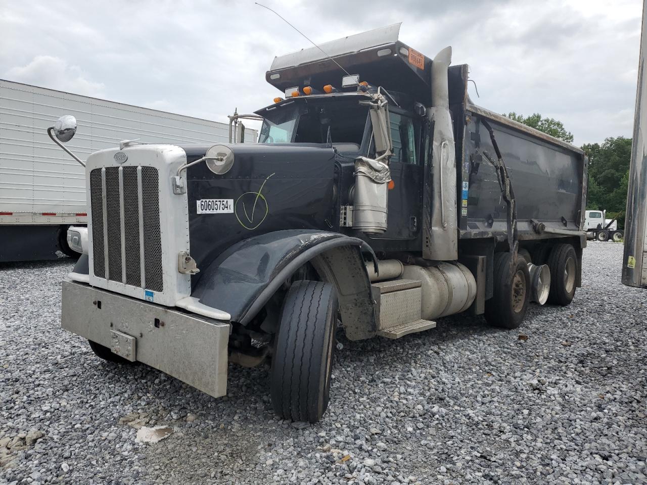 Lot #2885679974 2014 PETERBILT 388