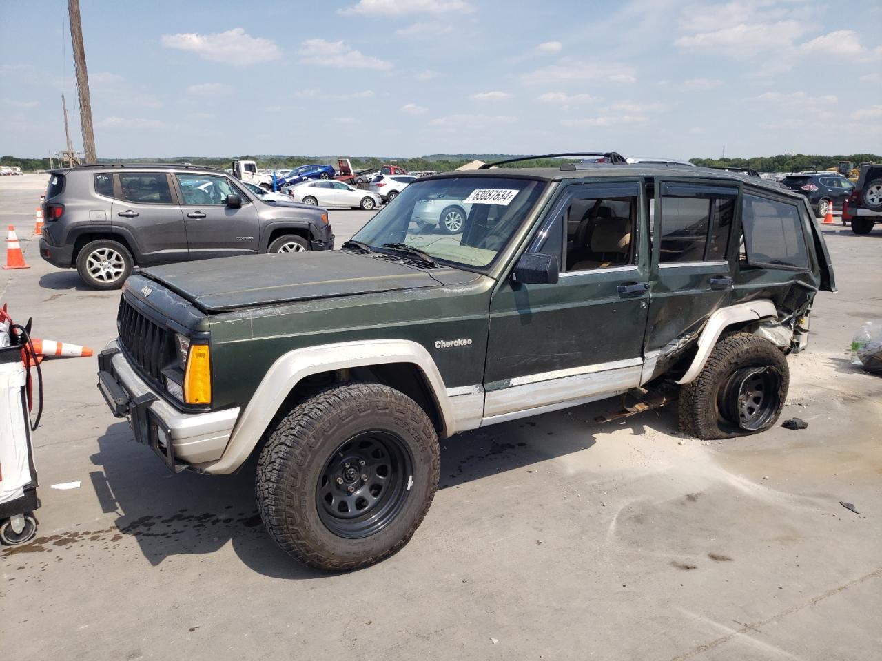 Lot #2960061213 1995 JEEP CHEROKEE C