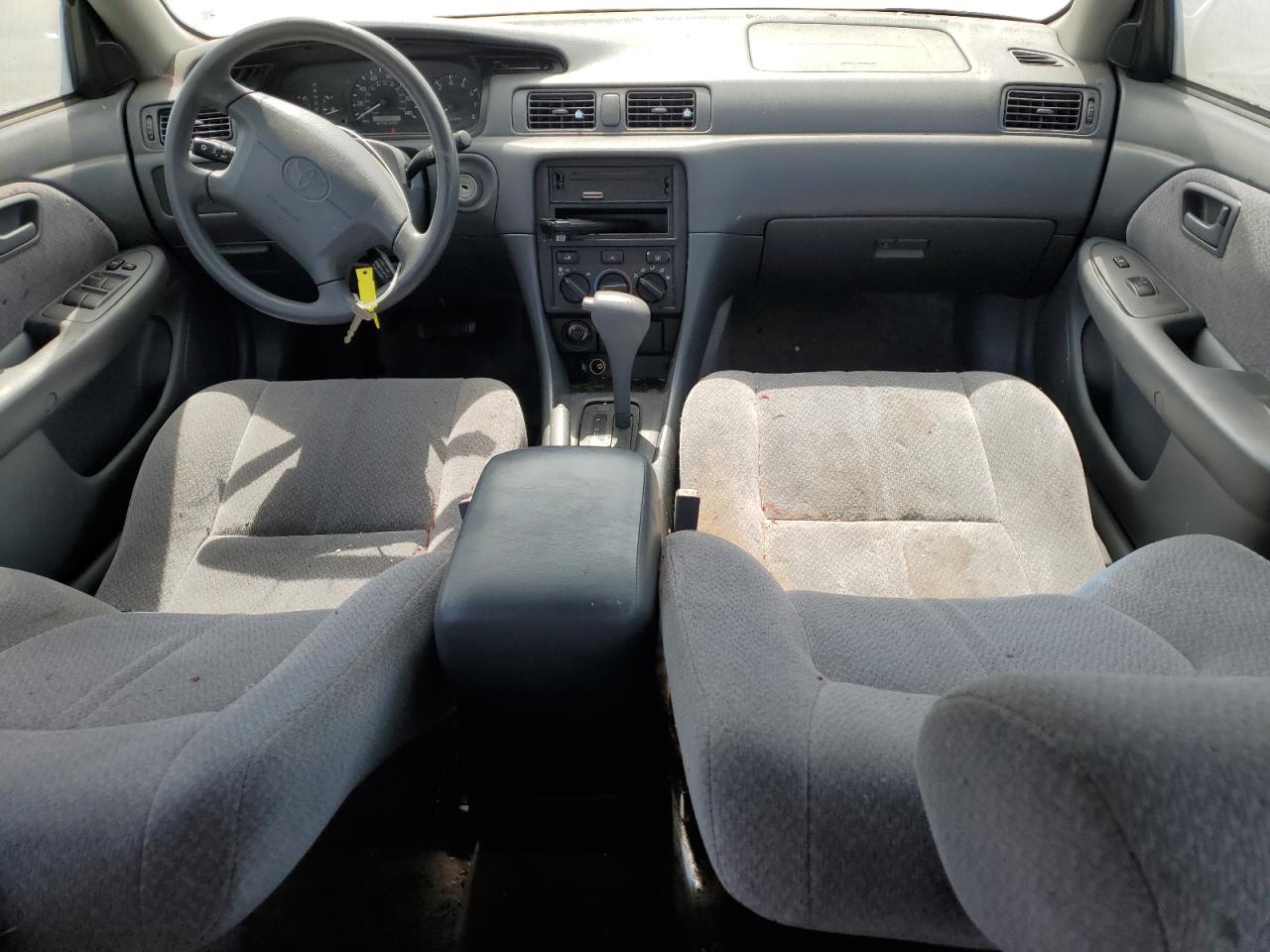 JT2BG28K7Y0476062 2000 Toyota Camry Le