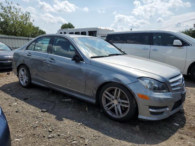 VIN WDDGF8AB4DR272554 2013 Mercedes-Benz C-Class, 3... no.4