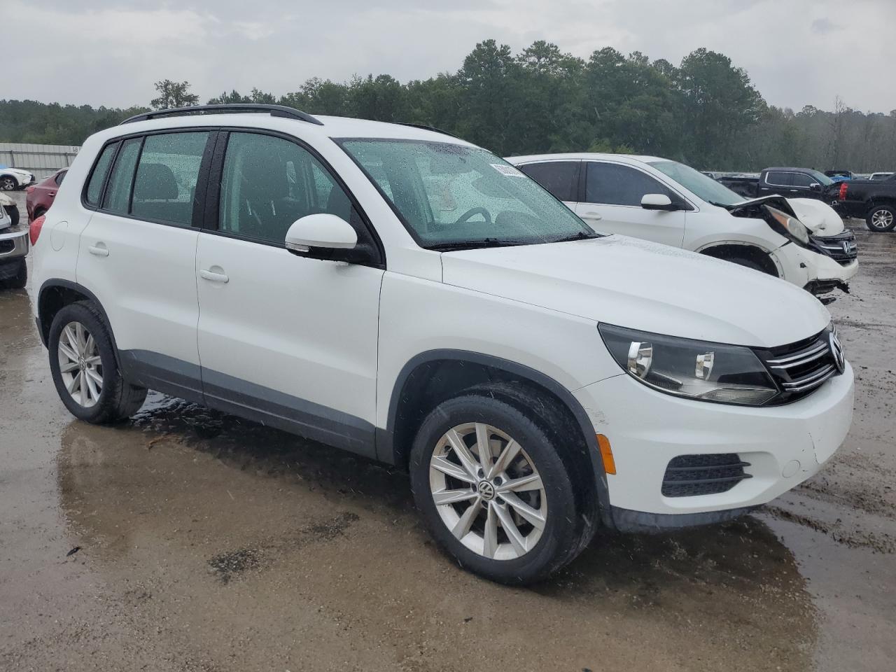 2017 Volkswagen Tiguan S vin: WVGAV7AX5HK049393