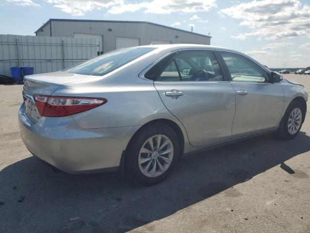 VIN 4T1BF1FK4FU971165 2015 Toyota Camry, LE no.3