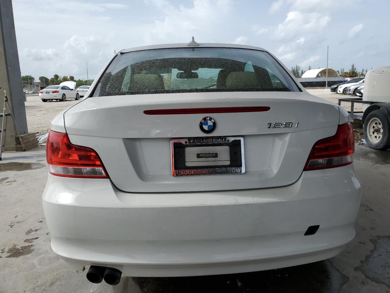 2013 BMW 128 I vin: WBAUP7C58DVP24733