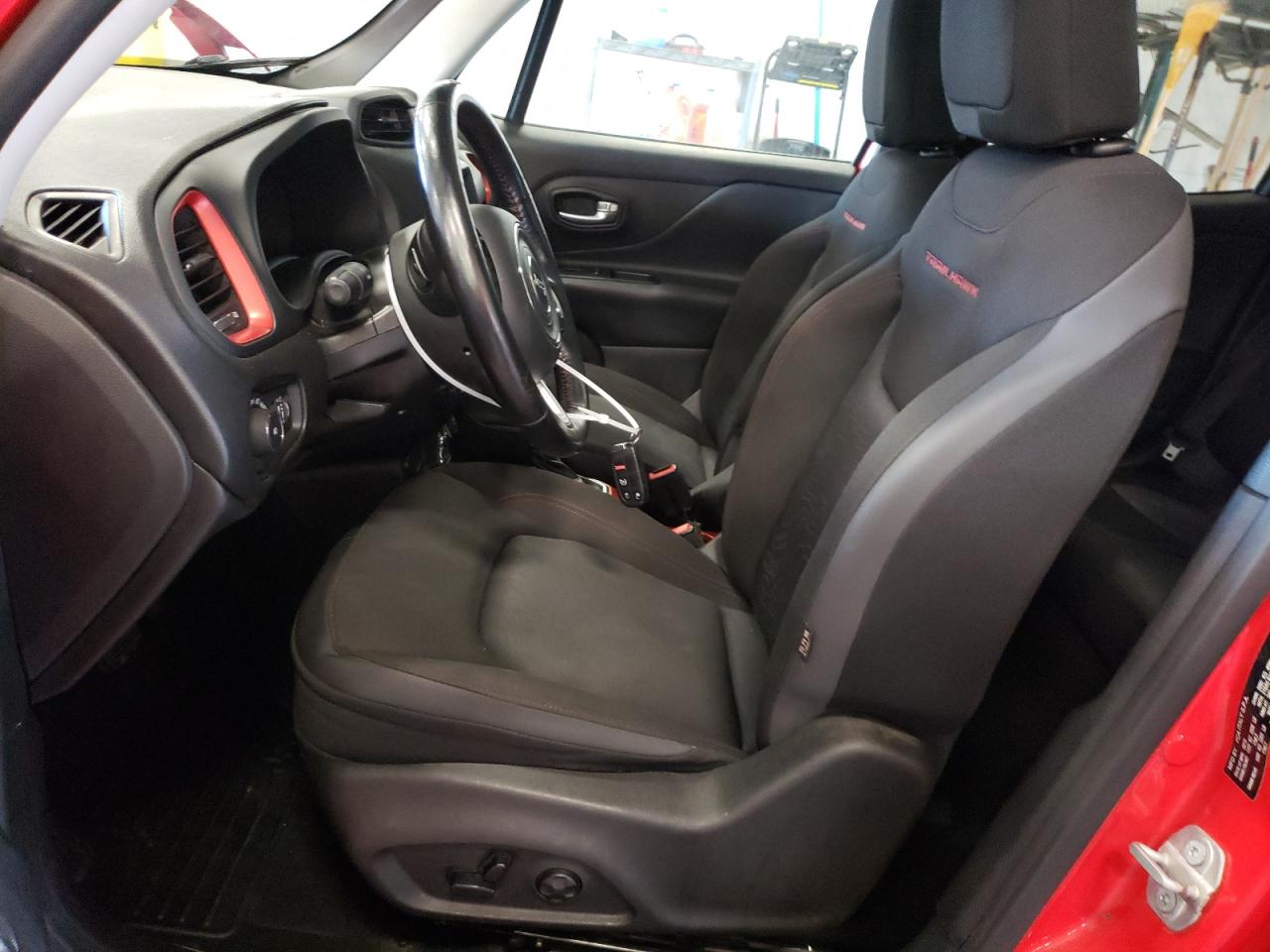 ZACNJBC17KPJ92529 2019 Jeep Renegade Trailhawk