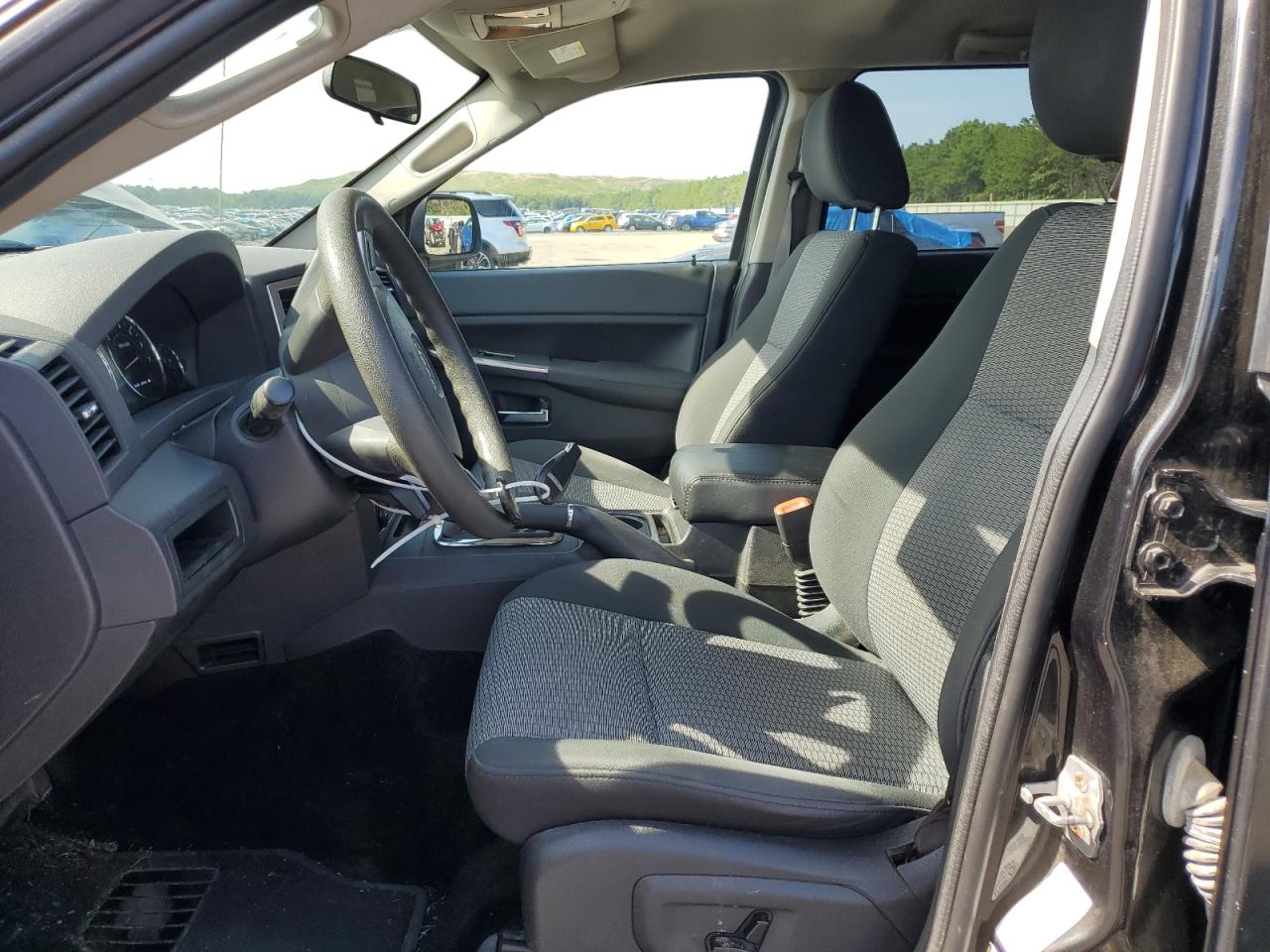 1J8GR48K29C537104 2009 Jeep Grand Cherokee Laredo