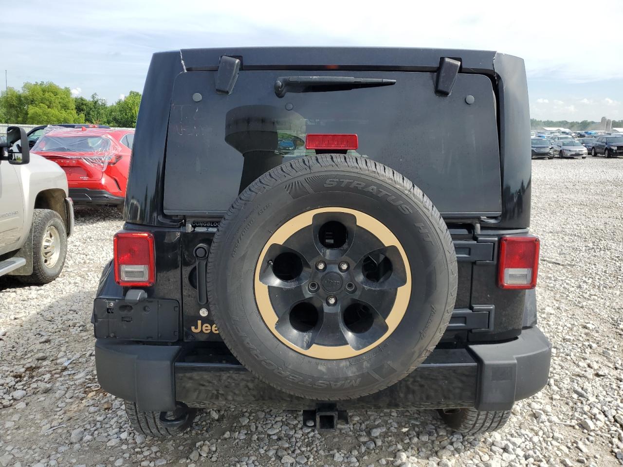 1C4BJWEG8EL190232 2014 Jeep Wrangler Unlimited Sahara