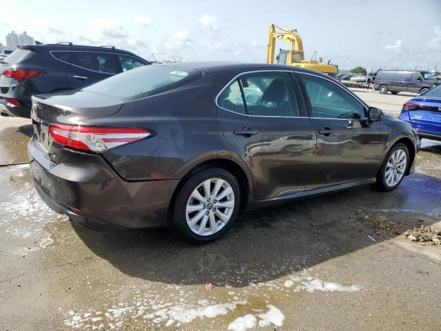 VIN 4T1B11HK3JU635317 2018 Toyota Camry, L no.3