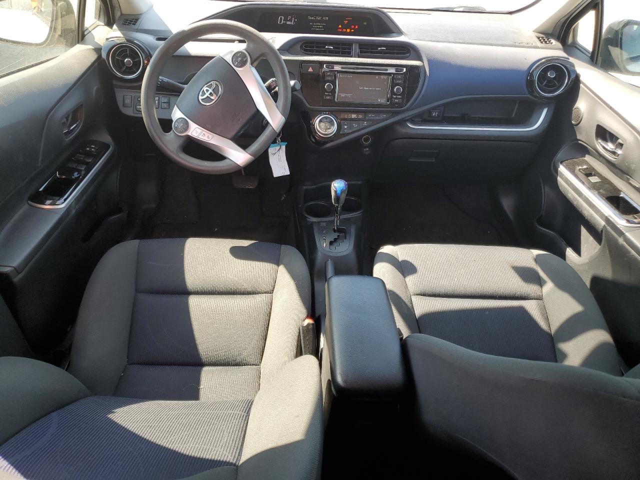 JTDKDTB30H1597033 2017 Toyota Prius C