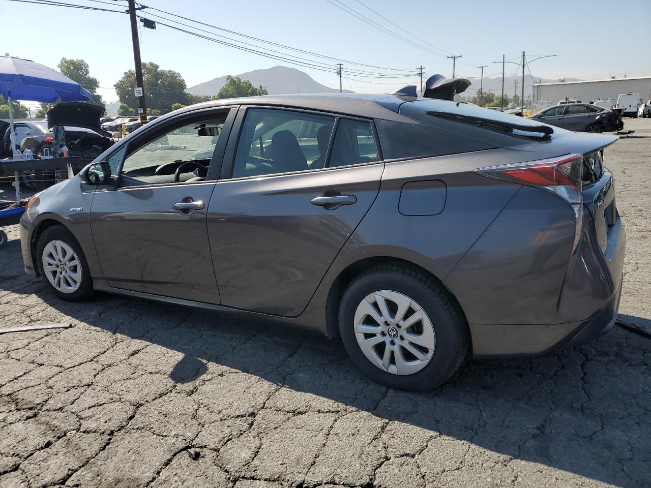 2016 Toyota Prius vin: JTDKBRFU8G3526239